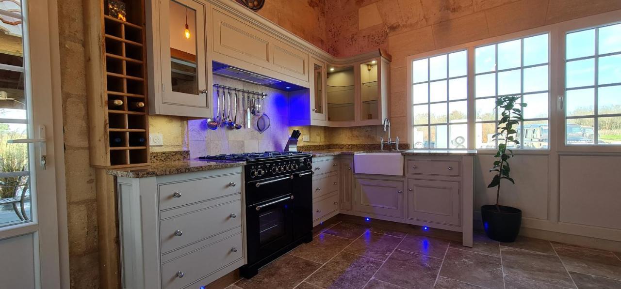 Dom Peyreton Prestige Cottages Set In A Charming Wine Property Villegouge Buitenkant foto