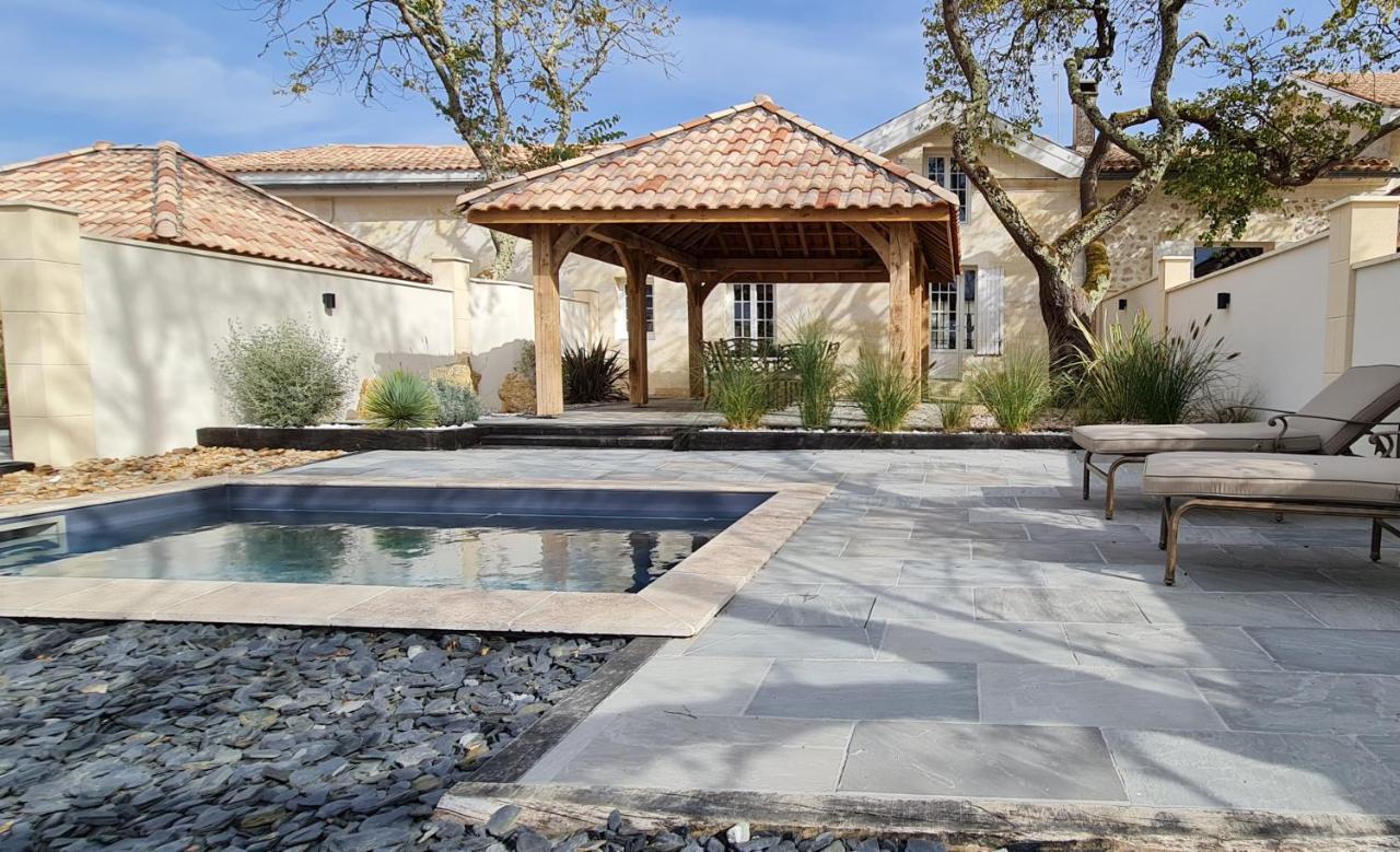Dom Peyreton Prestige Cottages Set In A Charming Wine Property Villegouge Buitenkant foto
